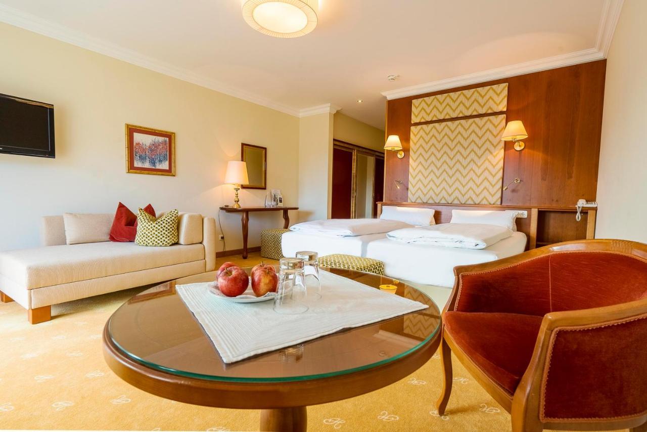 Hotel Hollweger Санкт Гилген Екстериор снимка